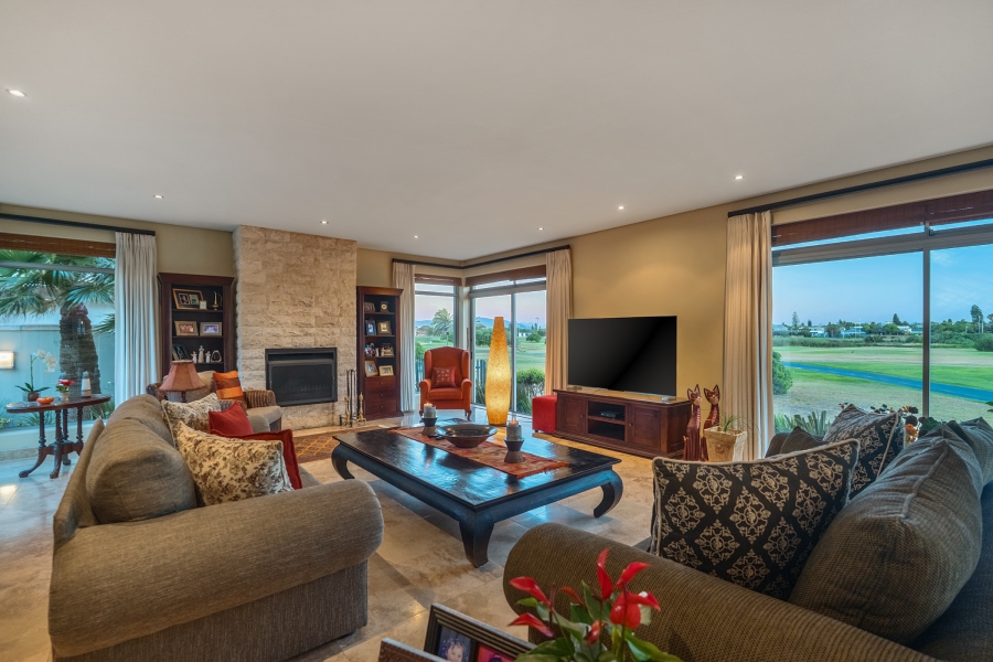 5 Bedroom Property for Sale in Sunset Links Western Cape